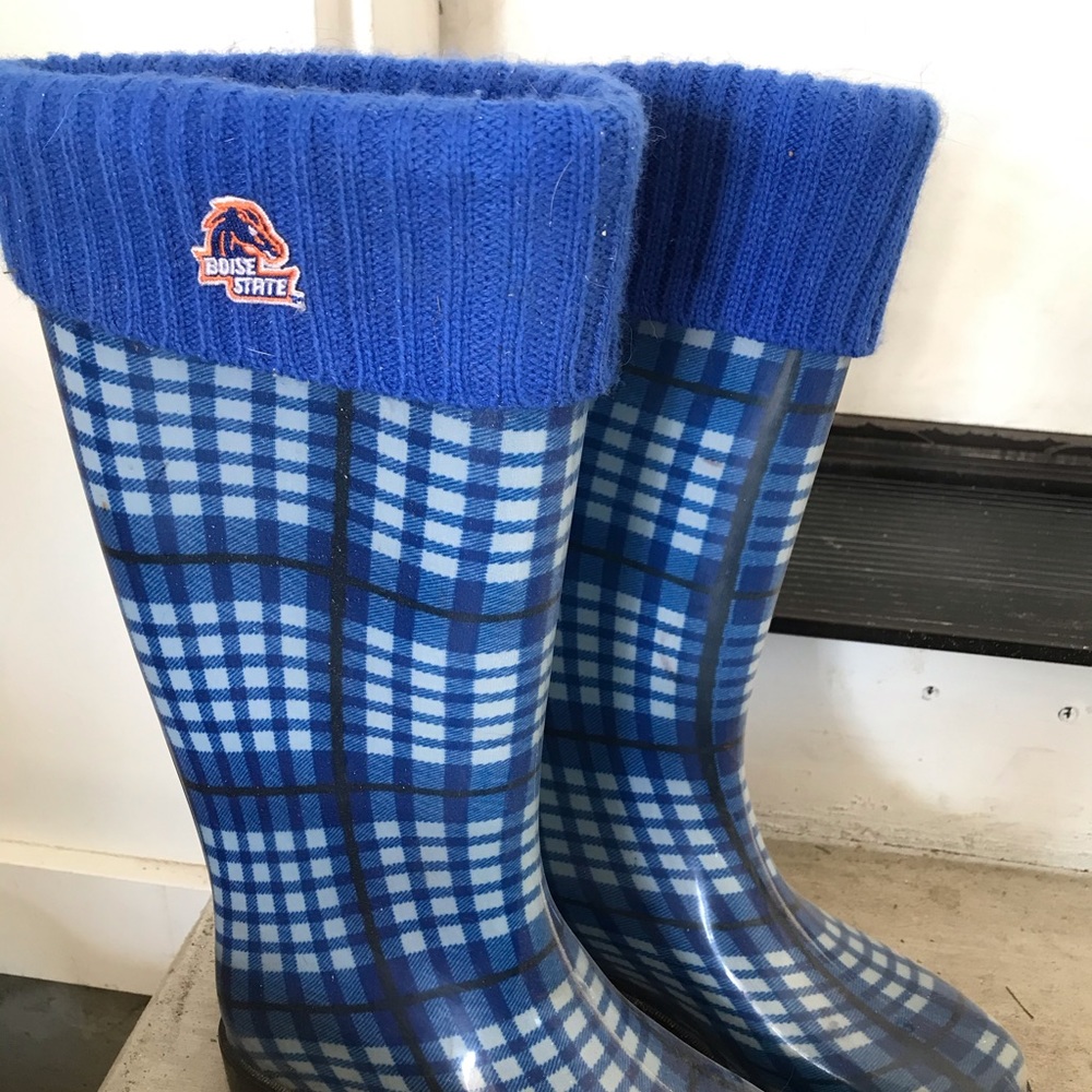 BSU rain boots